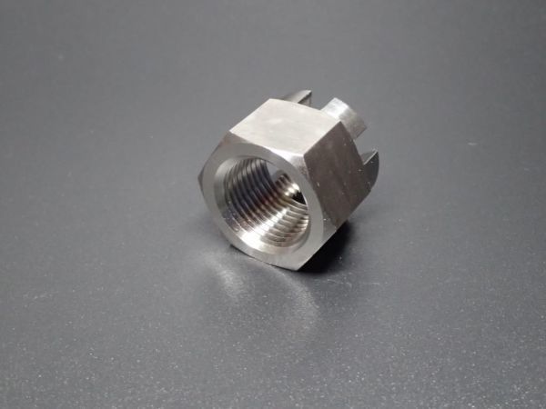 専用出品 64チタン M18x1.5 キャッスルナット(ホンダ純正94011-18000-0S