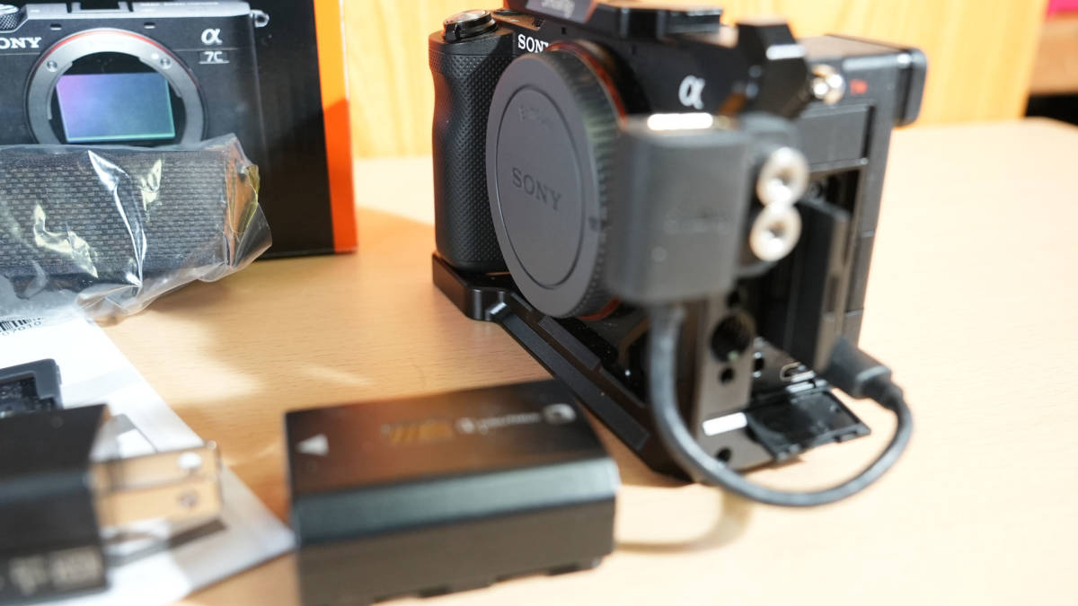 α7C 美品 SONY ILCE-7C(黒）1オーナー＆特典SmallRigケージ 【公式通販】