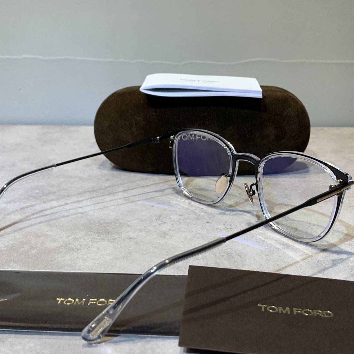 ☆新品 正規品☆ TOMFORD TF5694 FT05694 001 クリア サングラス 