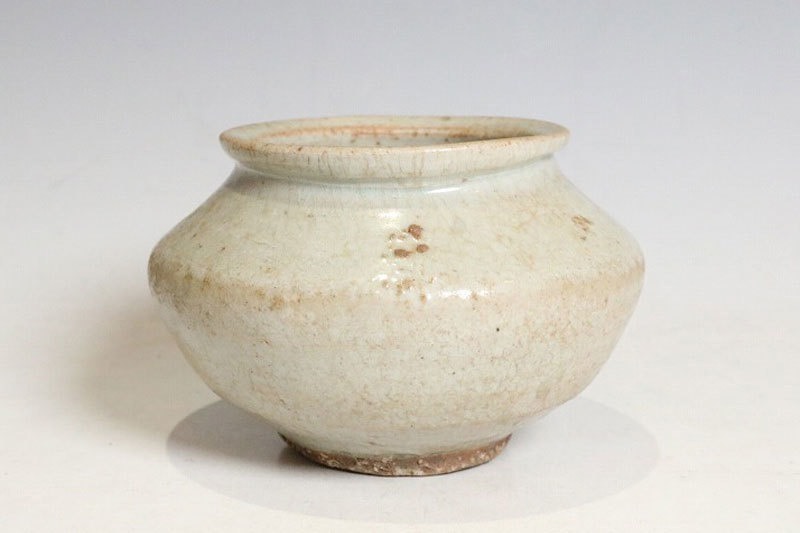 朝鮮古陶磁器 李朝 堅手 算盤形 壺 李朝時代（H122）(李朝)｜売買され