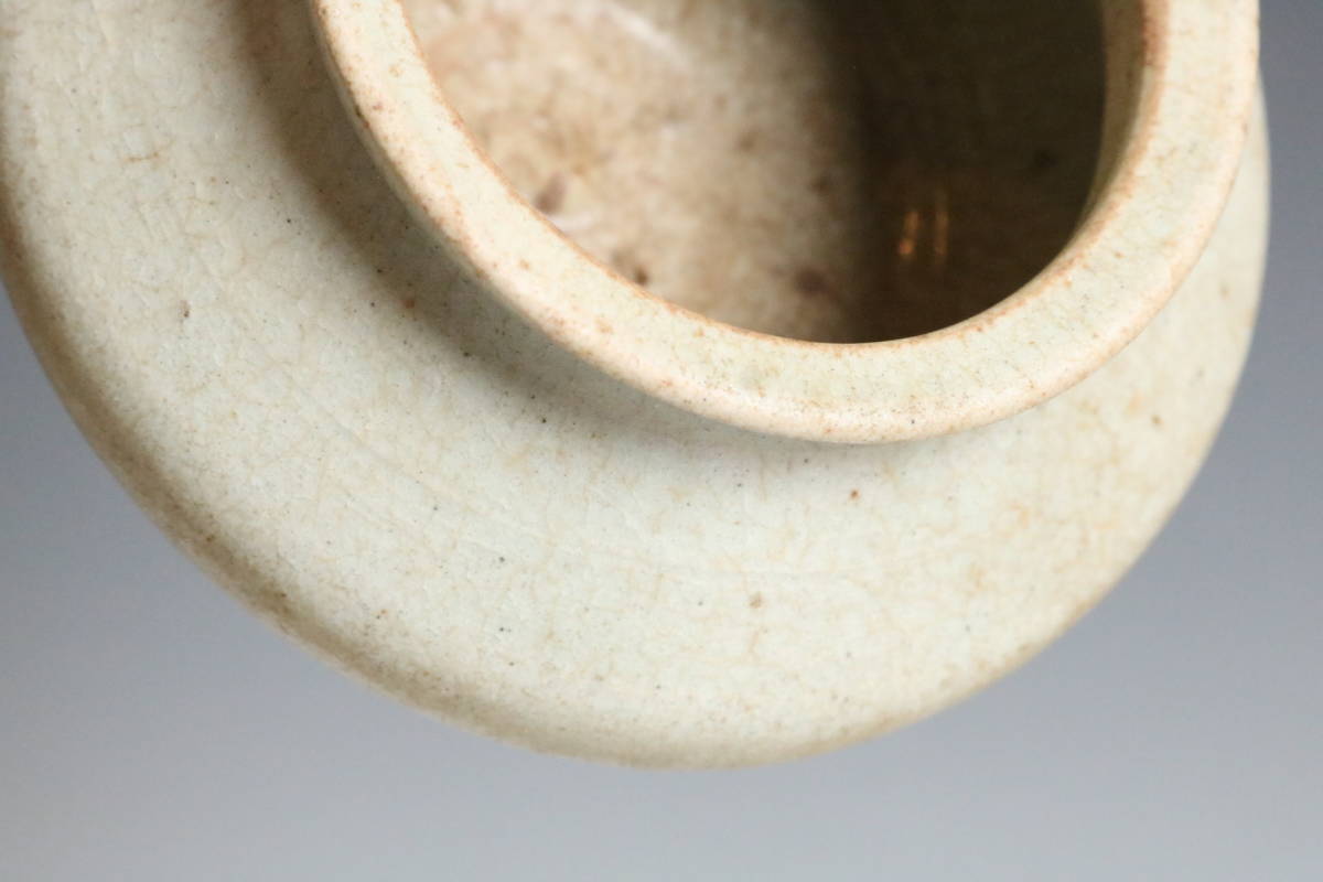 朝鮮古陶磁器 李朝 堅手 算盤形 壺 李朝時代（H122）(李朝)｜売買され