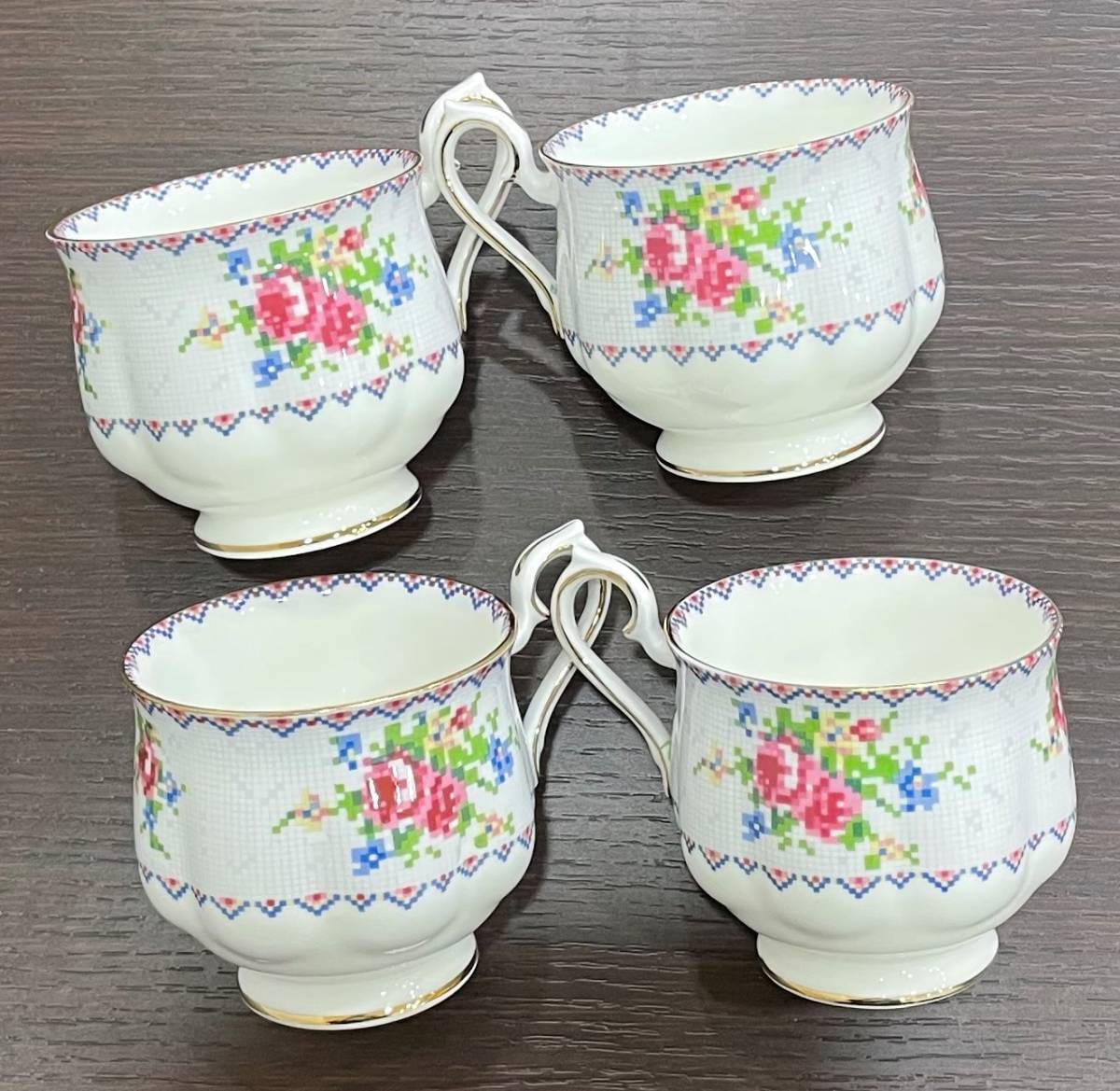 #4808【格安・必見】☆ROYAL ALBERT カップ&ソーサー　☆カップ8個・ソーサー8枚セット　 ロイヤルアルバート ALBERT ROYAL カップ&amp;amp;ソーサー - Royal
