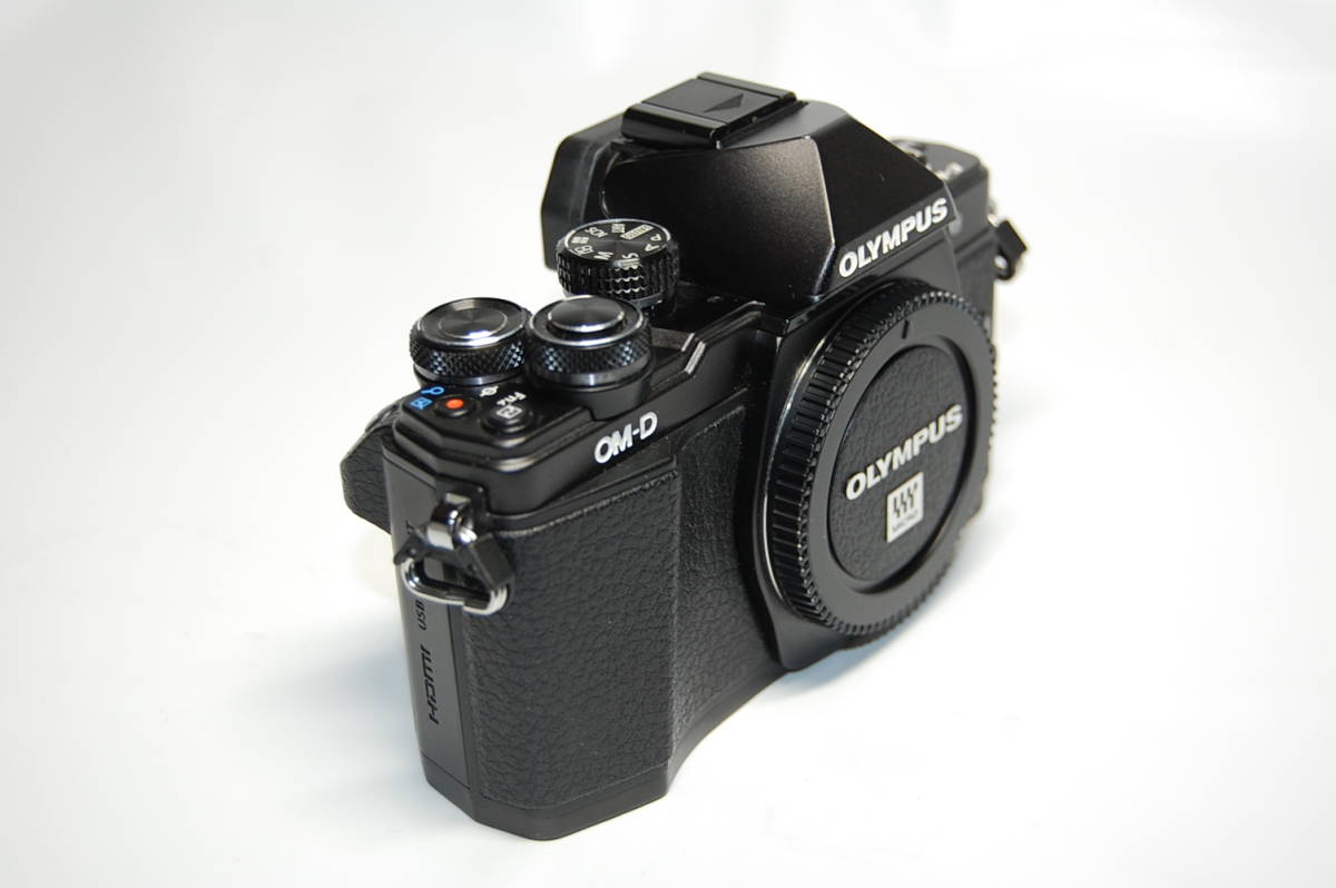 動作品 OLYMPUS オリンパス OM-D E-M10 Mark II ボディ　シャッター数5500 E-M10 OM-D OLYMPUS m10 正常動作品 ☆オリンパス