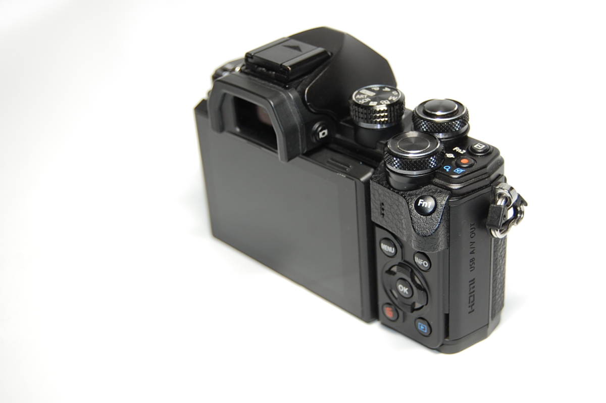 動作品 OLYMPUS オリンパス OM-D E-M10 Mark II ボディ　シャッター数5500 E-M10 OM-D OLYMPUS m10 正常動作品 ☆オリンパス