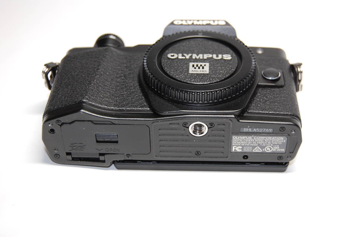 動作品 OLYMPUS オリンパス OM-D E-M10 Mark II ボディ　シャッター数5500 E-M10 OM-D OLYMPUS m10 正常動作品 ☆オリンパス