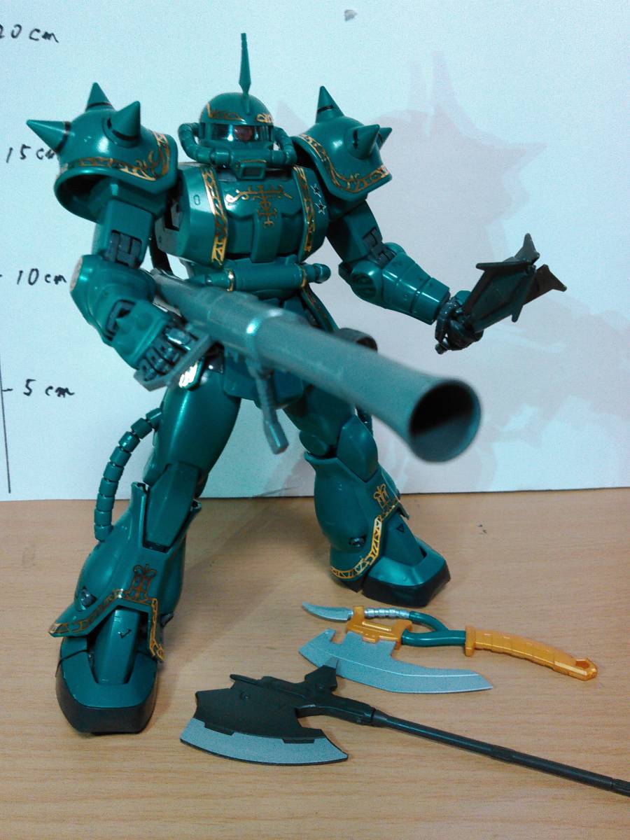 MG 1/100 ドズル・ザビ専用 ザクⅡ ver2.0 完成品 ガンダム ガンプラ 
