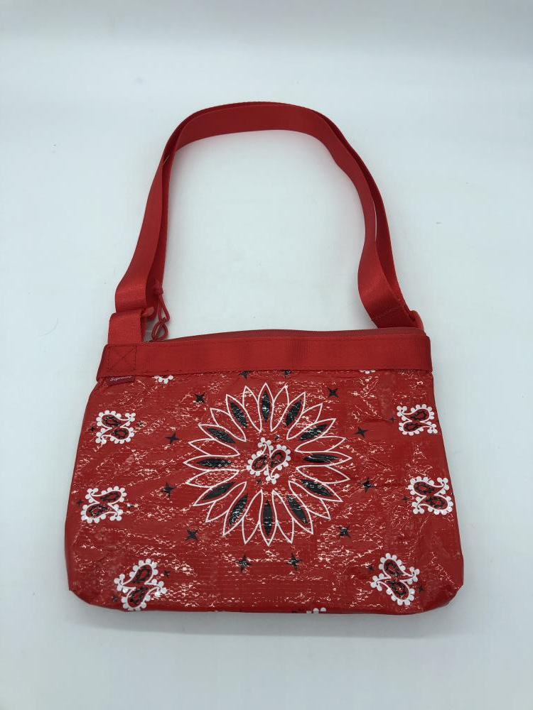 Supreme バンダナ柄 ポーチ 赤