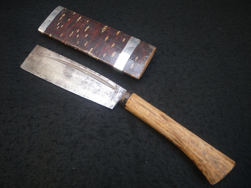 168 越後国宗房 角ナタ 角鉈 桜皮鞘付 腰鉈 黒打 自然薯掘り 山菜採り 渓流 藪掃い 林道走行 造園 キャンプ アウトドア 斧 売買されたオークション情報 Yahooの商品情報をアーカイブ公開 オークファン Aucfan Com