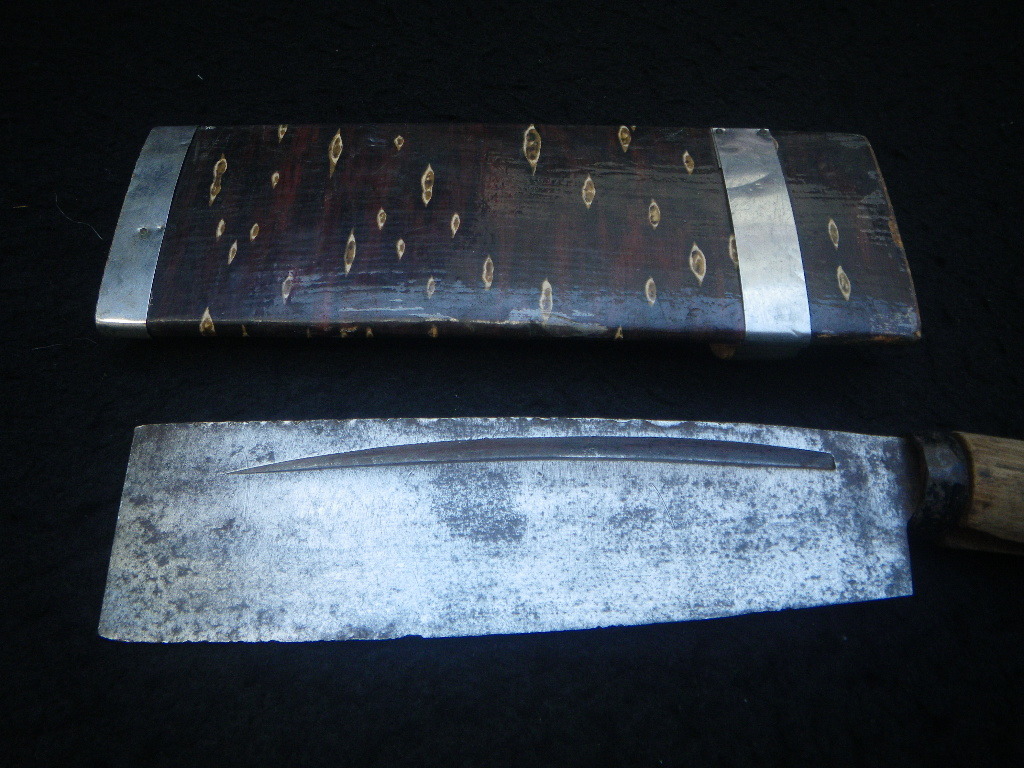 168 越後国宗房 角ナタ 角鉈 桜皮鞘付 腰鉈 黒打 自然薯掘り 山菜採り 渓流 藪掃い 林道走行 造園 キャンプ アウトドア 斧 売買されたオークション情報 Yahooの商品情報をアーカイブ公開 オークファン Aucfan Com