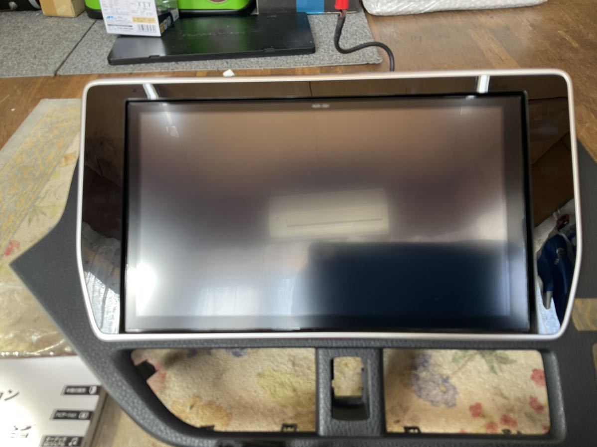 トヨタ純正 NSZN-Z66T 10インチ 80ヴォクシー ノア パネル 金具付き