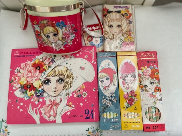 ★高橋真琴　昭和レトロ　当時物　★水筒　パスケース　色鉛筆24色　鉛筆３種類　未使用_1