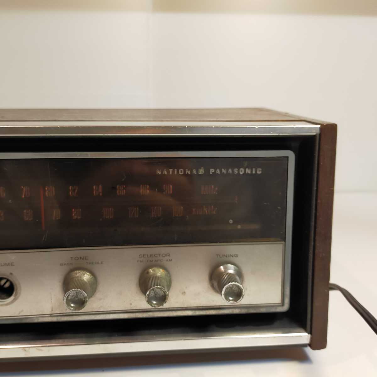 オーディオ機器 National Panasonic RE-725 FM-AMラジオ
