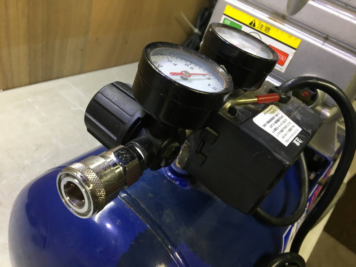 3-18】 アネスト岩田 HX4004 エアーコンプレッサー 30L 100V 50/60Hz 
