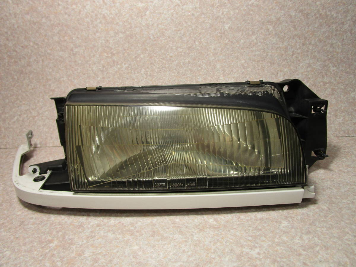 赤字超特価，新品 ファミリア BG8Z ヘッドライト 右 KOITO 110-61306 パネル色 UF クリヤーホワイト 黄ばみ強(ヘッドライト)｜売買されたオークション情報、yahooの商品情報をアーカイブ公開 - オークファン マツダ用