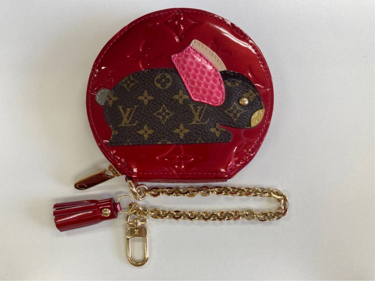 LOUIS ルイヴィトン VUITTON アニマル うさぎ コメ兵｜ルイヴィトン ルイ・ヴィトン ヴェルニ ポルト・モネ・ラパン M91389 ポムダムール 赤 小銭入れ 財布 チェーン付きコインケース コインパース うさぎ