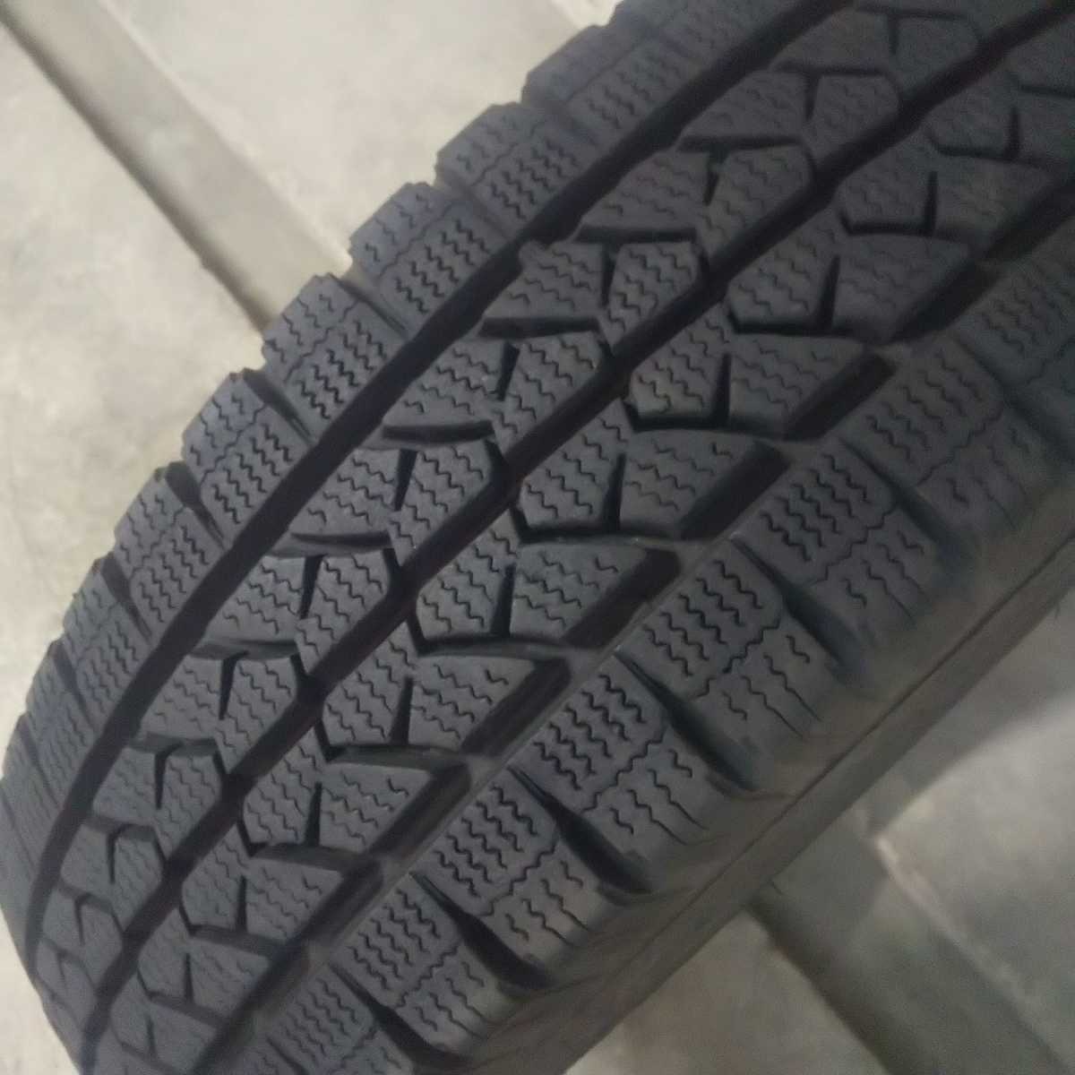 195/80R15 ブリジストン スタッドレス ハイエース レジアス
