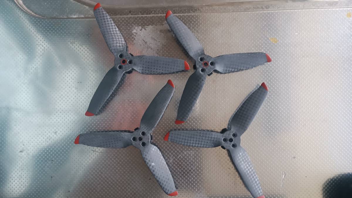  DJI FPV カーボンファイバーブレード カーボンプロペラ 4枚セット 品 高剛性(パーツ、アクセサリー)｜売買されたオークション情報、yahooの商品情報をアーカイブ公開 - オークファン パーツ、アクセサリー