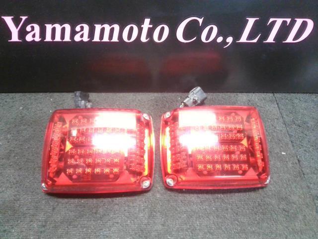 大阪サイレン LF-11D-1 2個セット フロント用? 赤色灯/レッド LED 大阪サイレン LF-11D-1 2個セット フロント用? 赤色灯/レッド LED