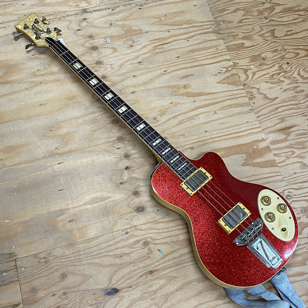 Italia Guitars Maranello Bass Red イタリアギターズ ジャンク 《1円 