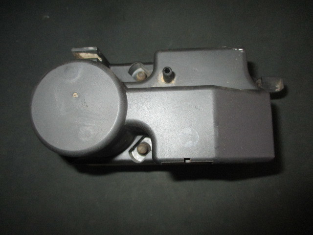 ■ベンツ R107 560SL ドアロックポンプ 中古 0008001148 部品取あり アクチュエーター PSE セントラル ロッキング バキューム ポンプ ■