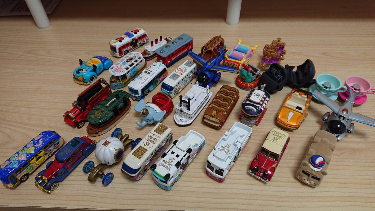 ディズニービークルコレクション ディズニーランド 35周年 トミカ ディズニーシー キャラクタートミカ 売買されたオークション情報 Yahooの商品情報をアーカイブ公開 オークファン Aucfan Com
