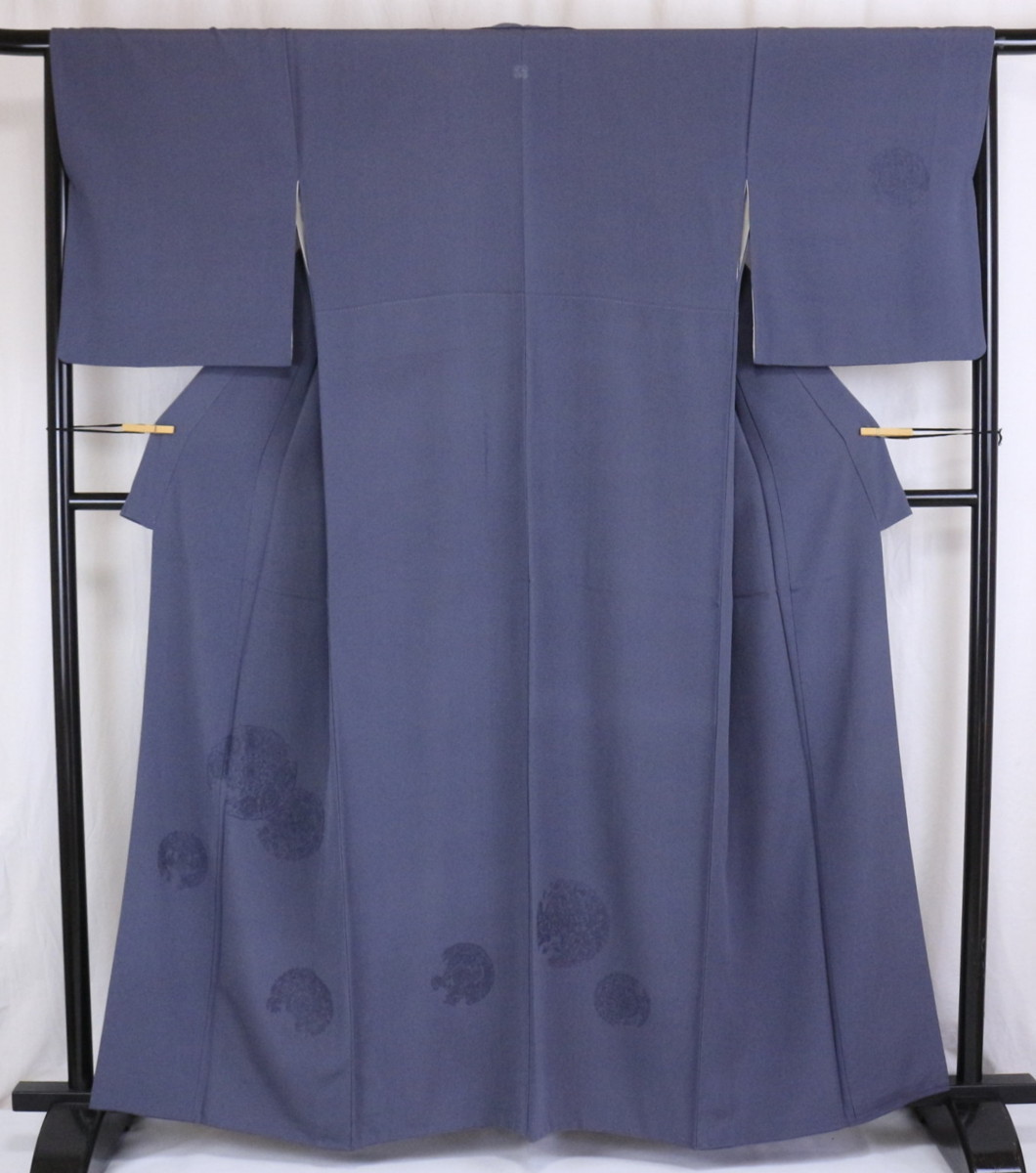 【赤字超特価，得価】 相良刺繍 正絹 色無地附下 一つ紋 華文 裄：67cm e4-3(付下げ)｜売買されたオークション情報、yahooの商品情報をアーカイブ公開 - オークファン 付下げ