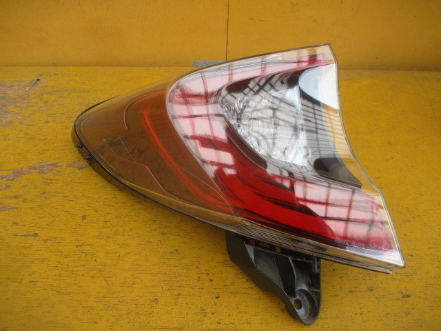 CHR CH-R ZYX10 NGX50 前期用!純正テールレンズ/テールライト コーナー