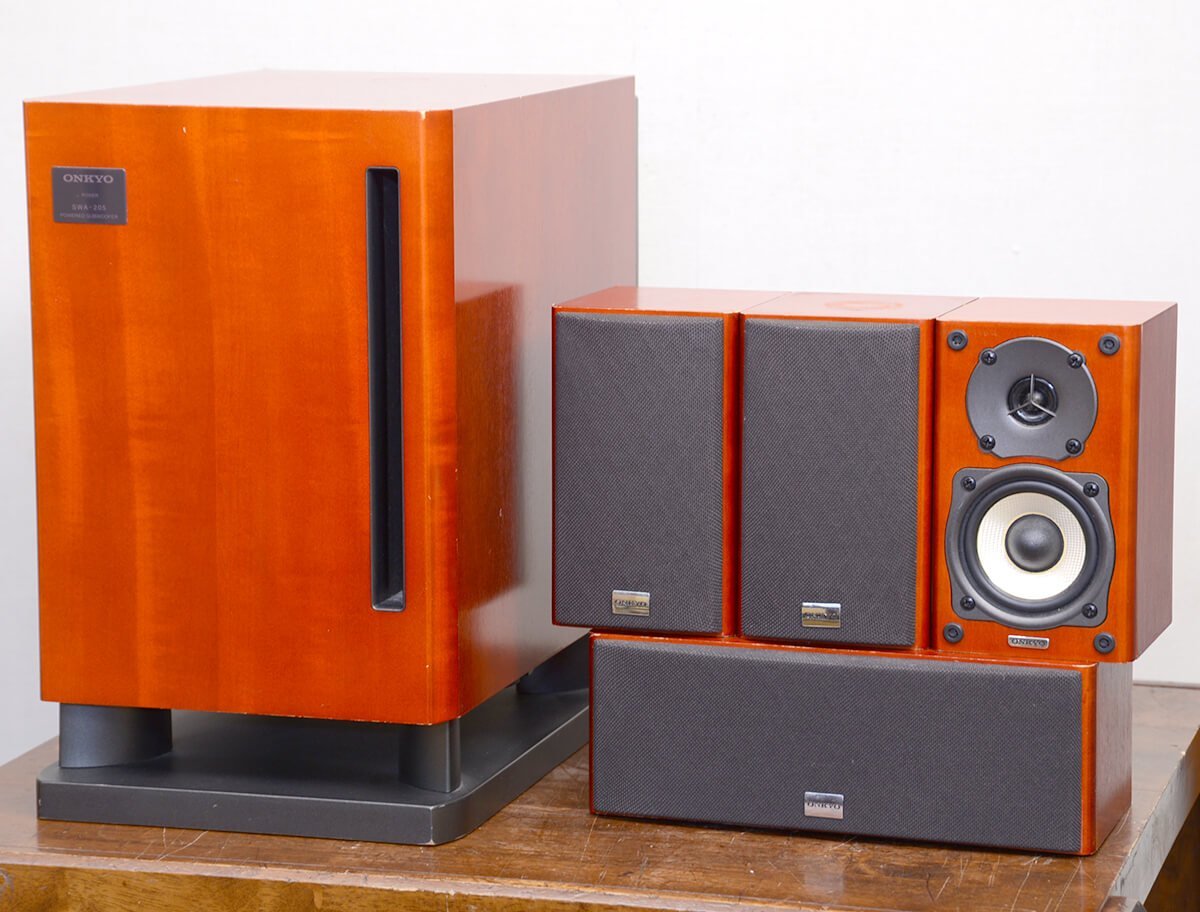◇ONKYO SKW-205 POWERED SUBWOOFER アンプ内蔵サブウーファー