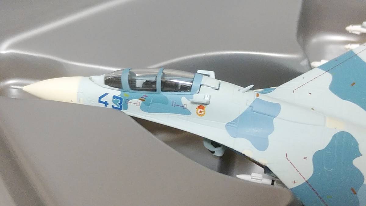 1:200 herpa wings ヘルパー 1/200 スホーイ SU-27UBフランカー ロシア