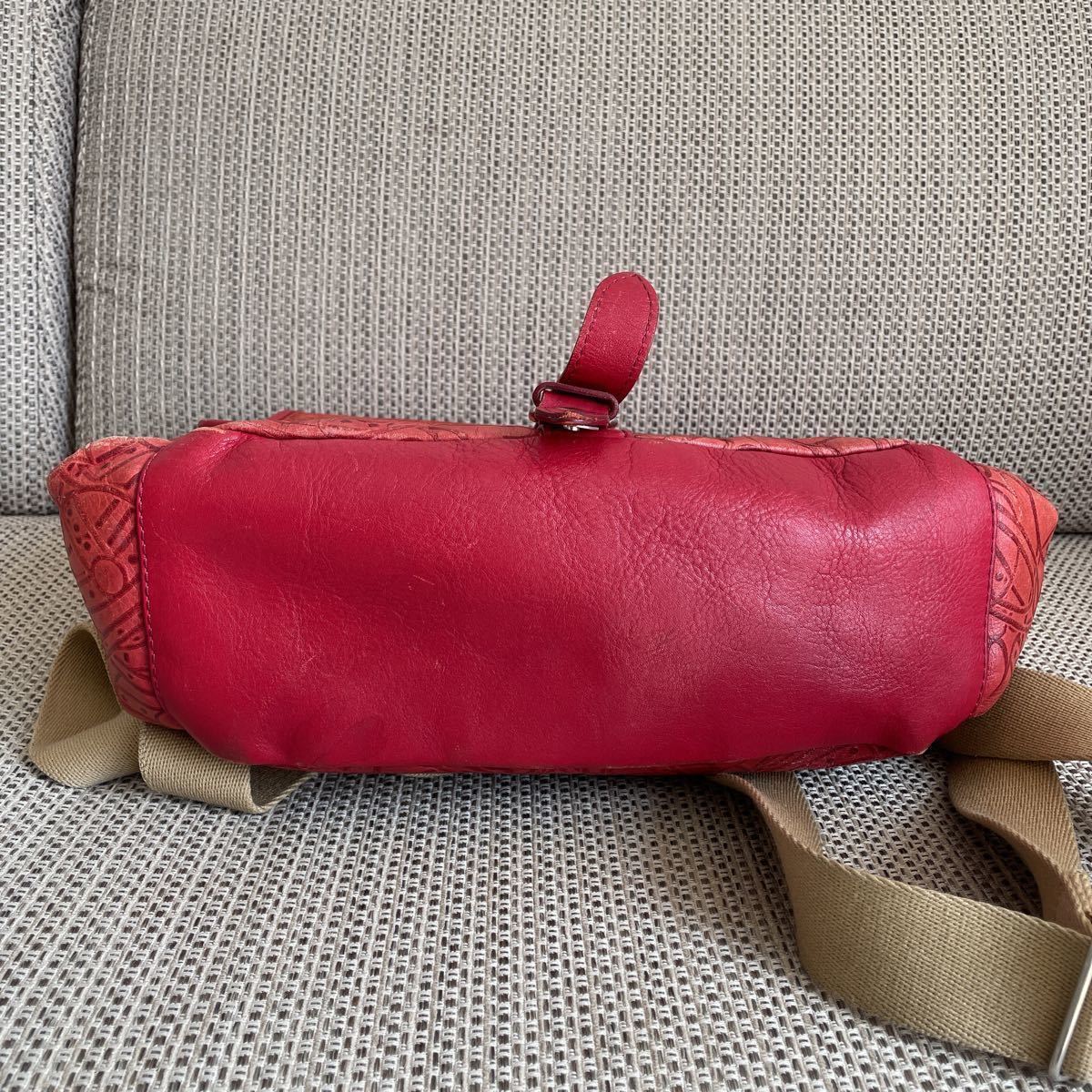 人気 1スタ vivienne westwood アーサー リュック レザー レッド
