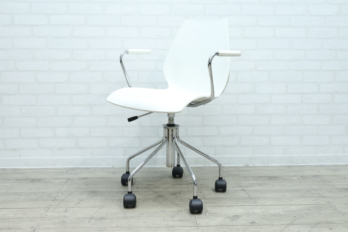 Kartell 家具 ミン｜Kartell｜カルテルオフィシャルサイト｜イタリア製