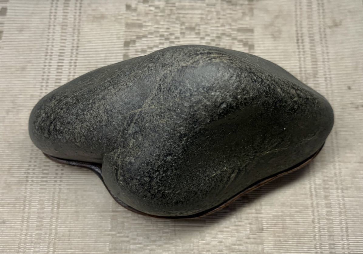 信濃美術石博物館】水石 盆栽 瀬田川石 ウブ 横10×高6×奥行5(cm) 300g
