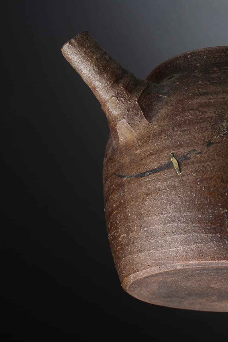 EB718 時代物【亀千 造】倣南蛮 砲口 横手急須 幅12.5cm 木箱附・南蛮