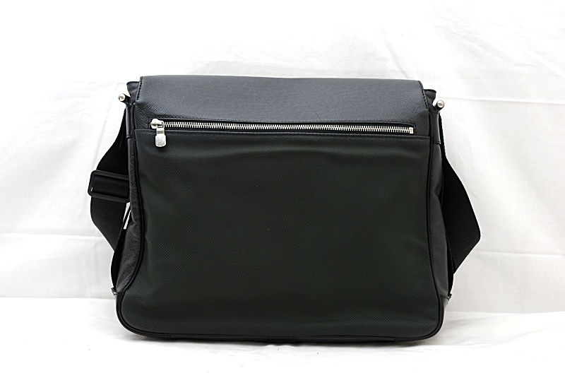 ☆極美品☆ ルイヴィトン Louis Vuitton タイガ ヴィクトール メンズ