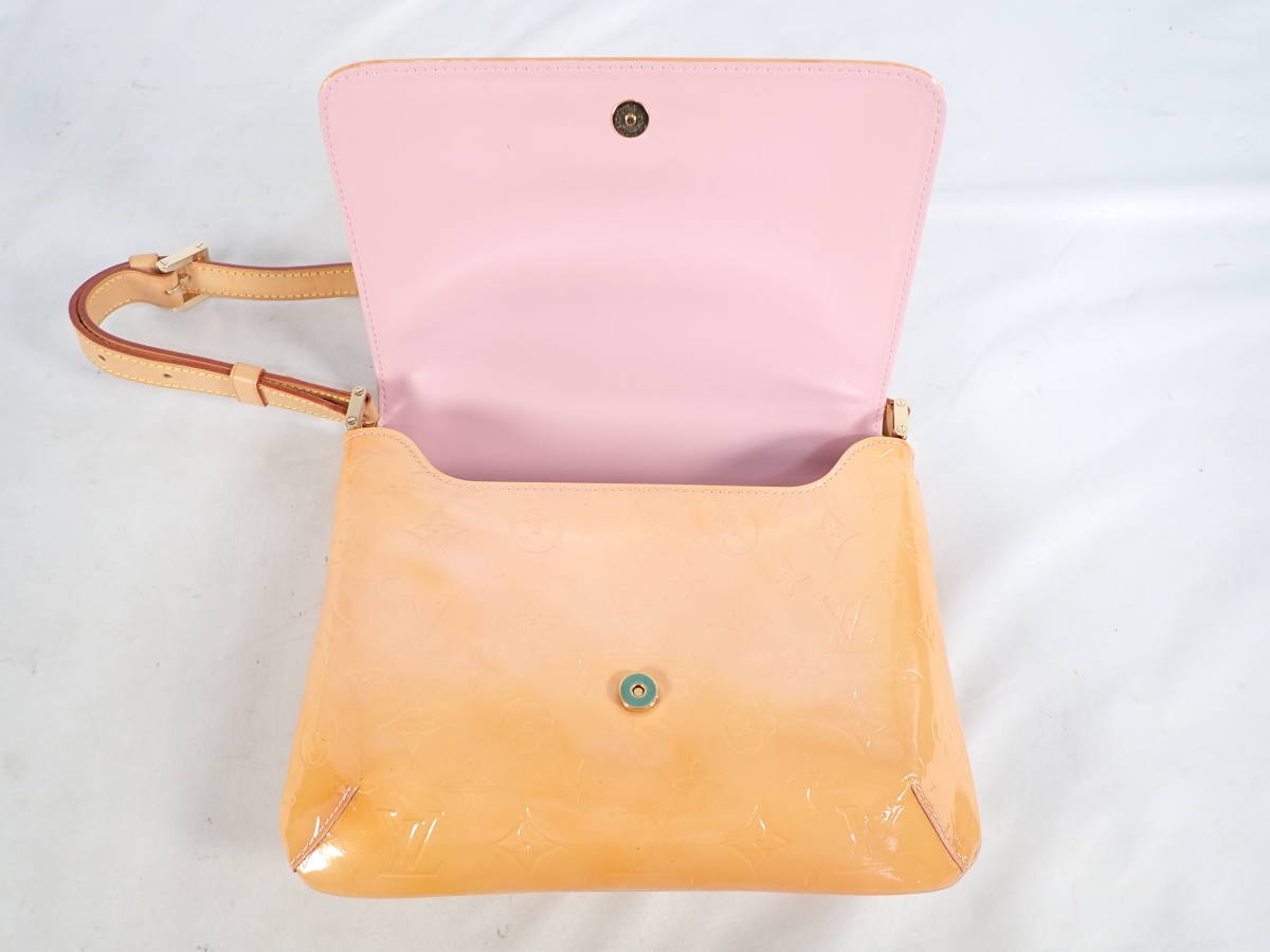未使用品 ルイヴィトン ショルダーバッグ ヴェルニ トンプソン 