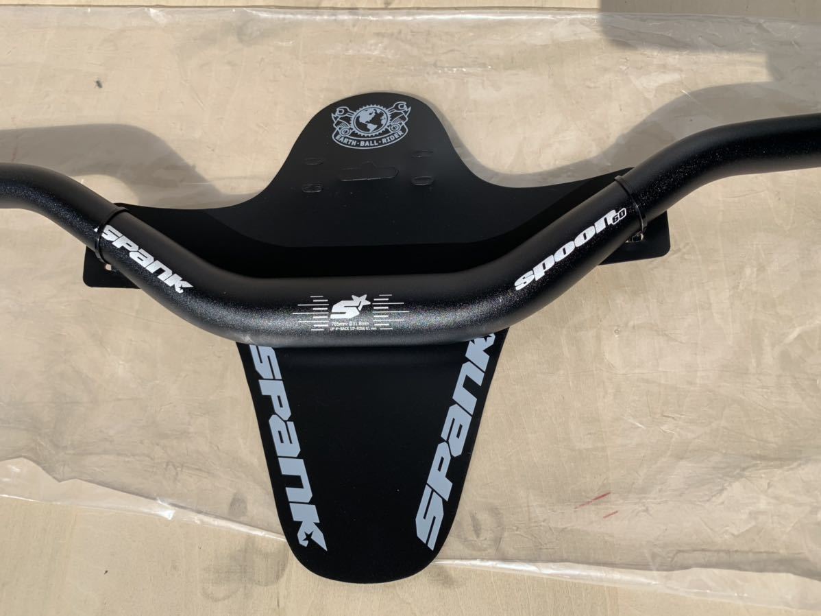 SPANK SPOON ハンドルバー 60mmライズ 785幅 31.8 shotpeen black ...