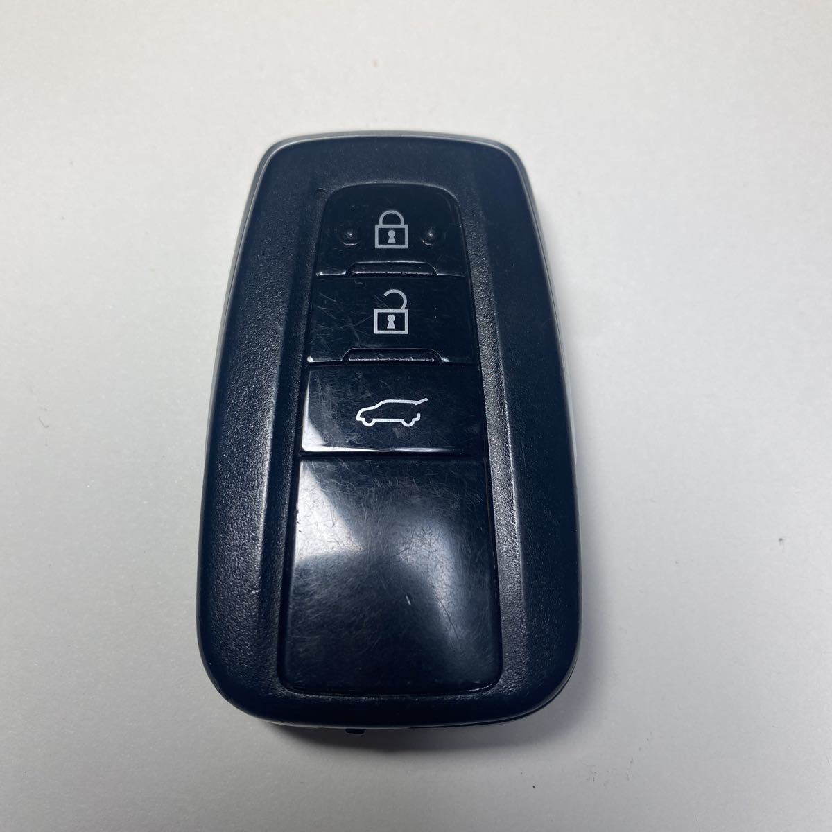 ②D トヨタ　３ボタン ランドクルーザープラド　TRJ150W 基盤ナンバー　231451-0351
