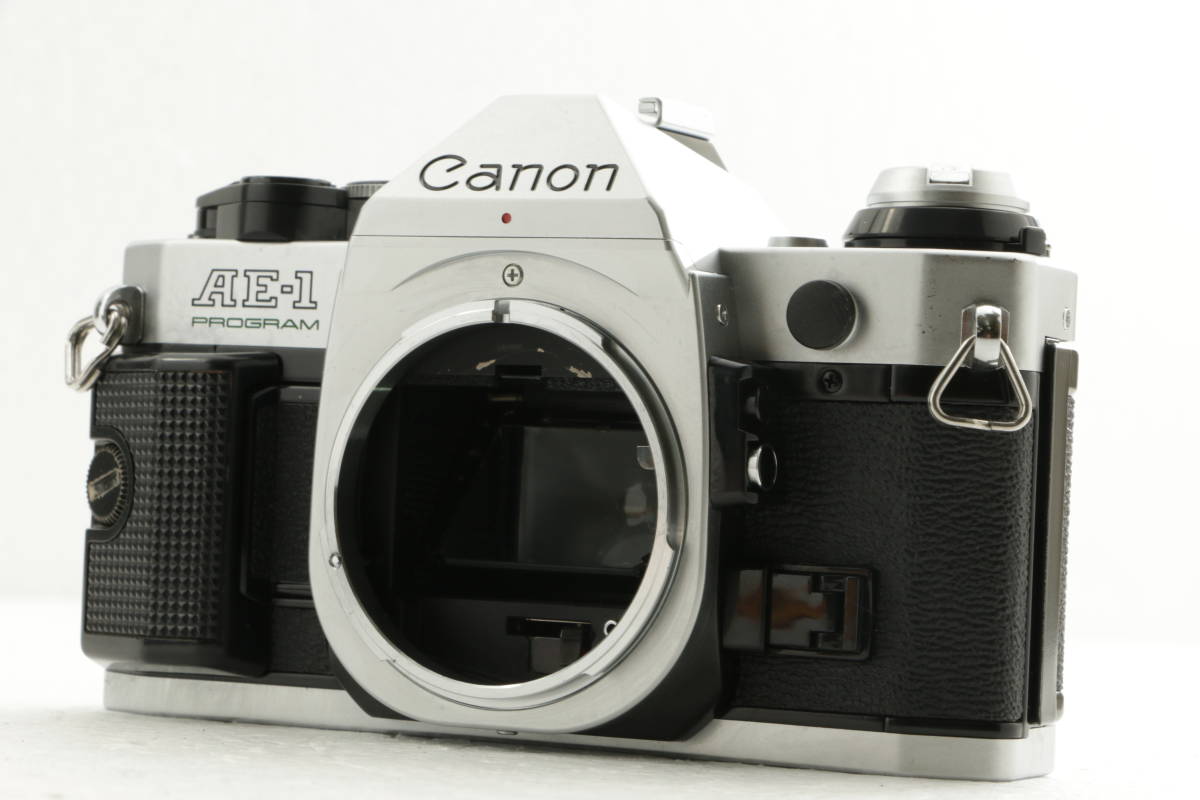 2022C46/ CANON AE-1 プログラム シルバー / Cosina 20mm 1:3.8 広角