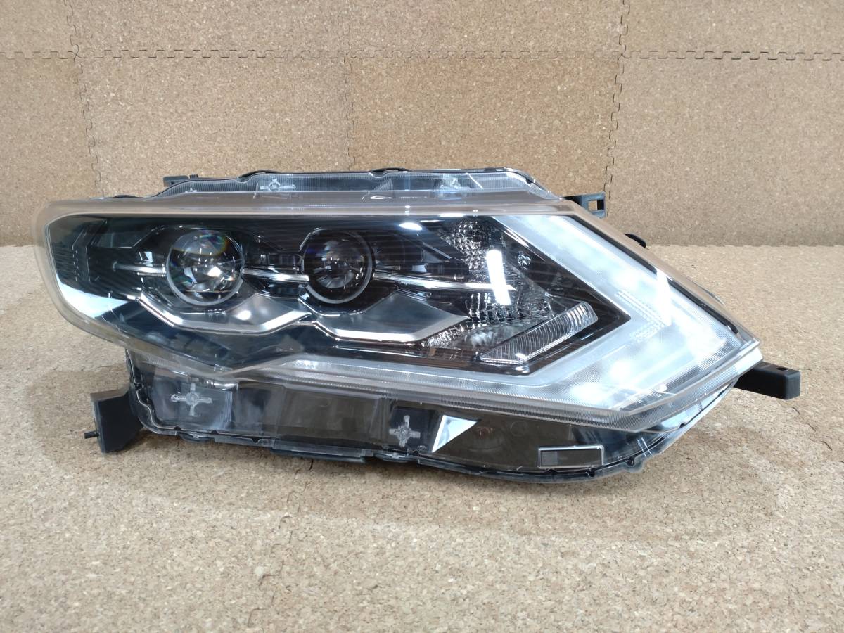 【ジャンク品】日産 エクストレイル T32 右ヘッドライト LED KOITO コイト 100-23746 後期【R4-1007C-K】 