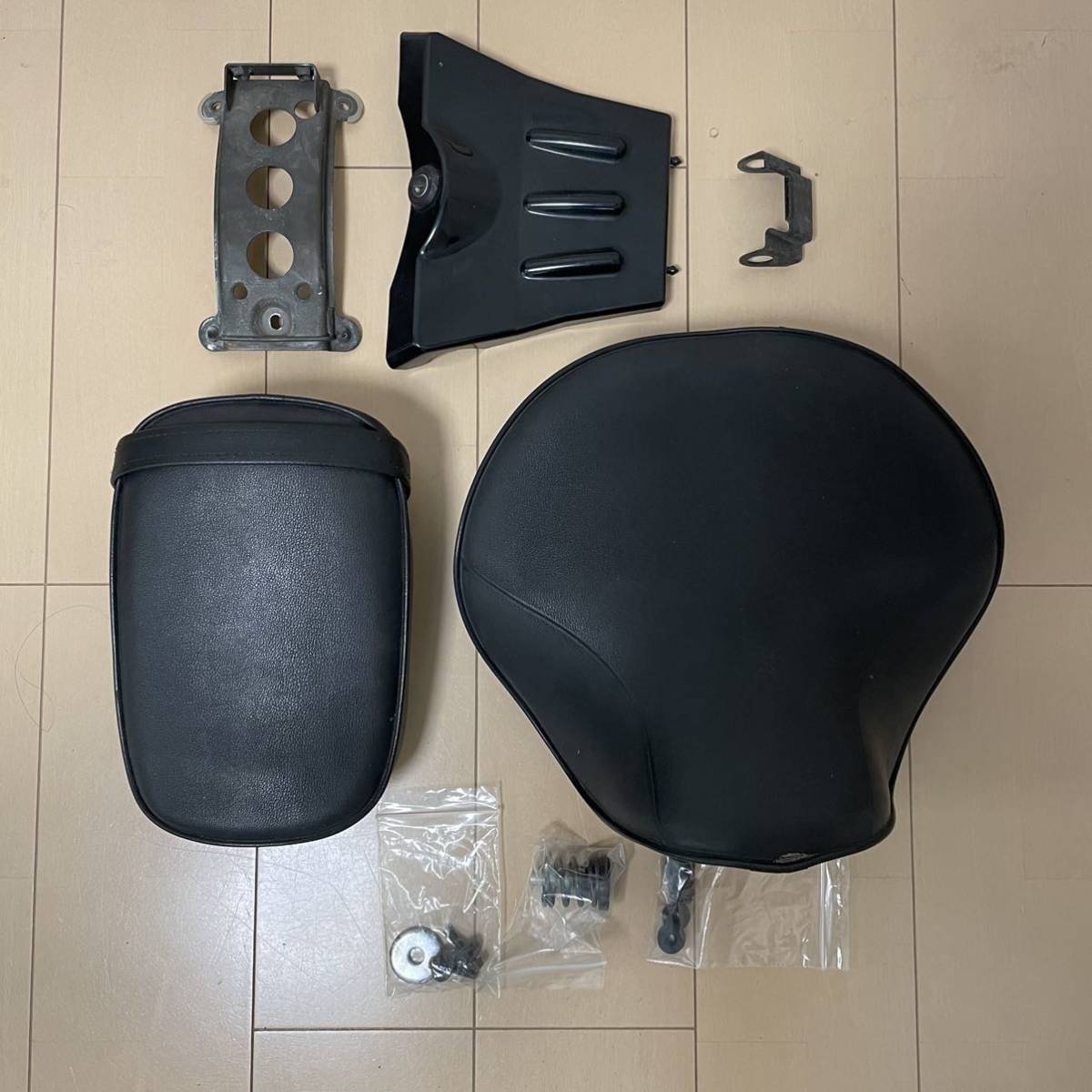 エストレヤ 純正シート ソロシート エストレヤ フロントシート 1679