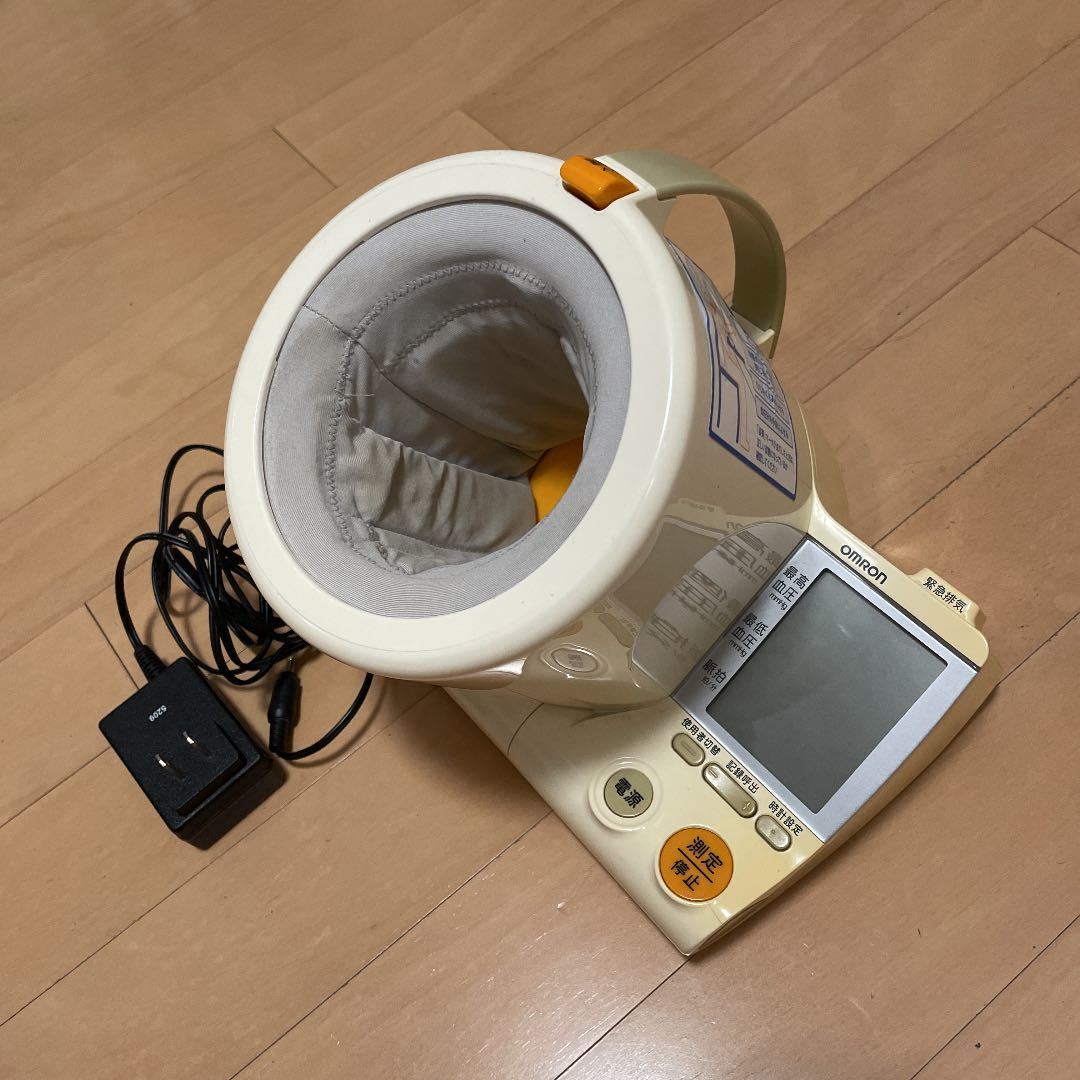 【送料無料】OMRON オムロンデジタル自動血圧計 電子血圧計 HEM-1000 上腕 