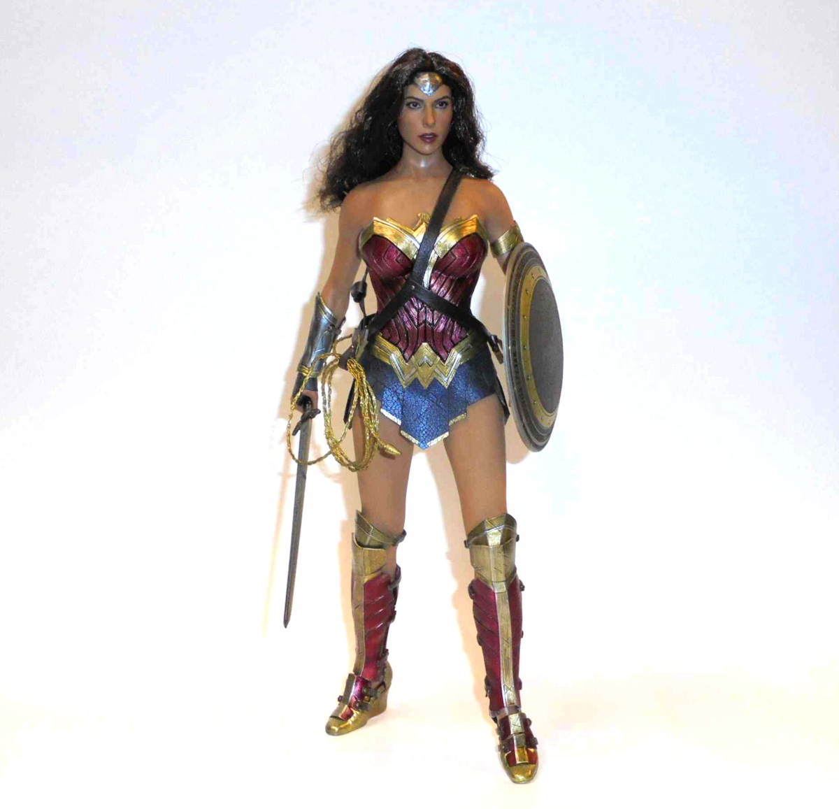 ワンダーウーマン 1/6 ホットトイズ バットマン vs スーパーマン 