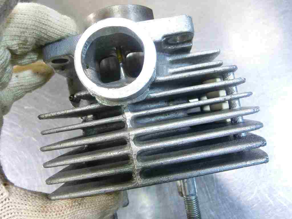 GT380シリンダー左側868