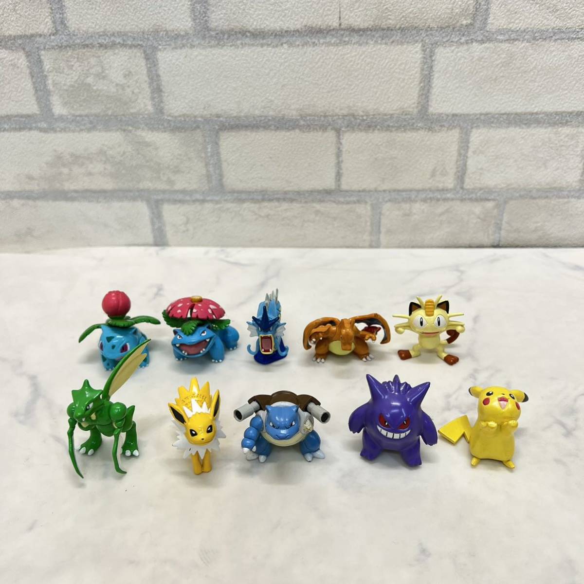 初代ポケモン 10体 フィギュア Tomy リザードン フシギダネ カメックス ピカチュウ サンダース ギャラドス ニャース ストライク トミー ポケットモンスター 売買されたオークション情報 Yahooの商品情報をアーカイブ公開 オークファン Aucfan Com