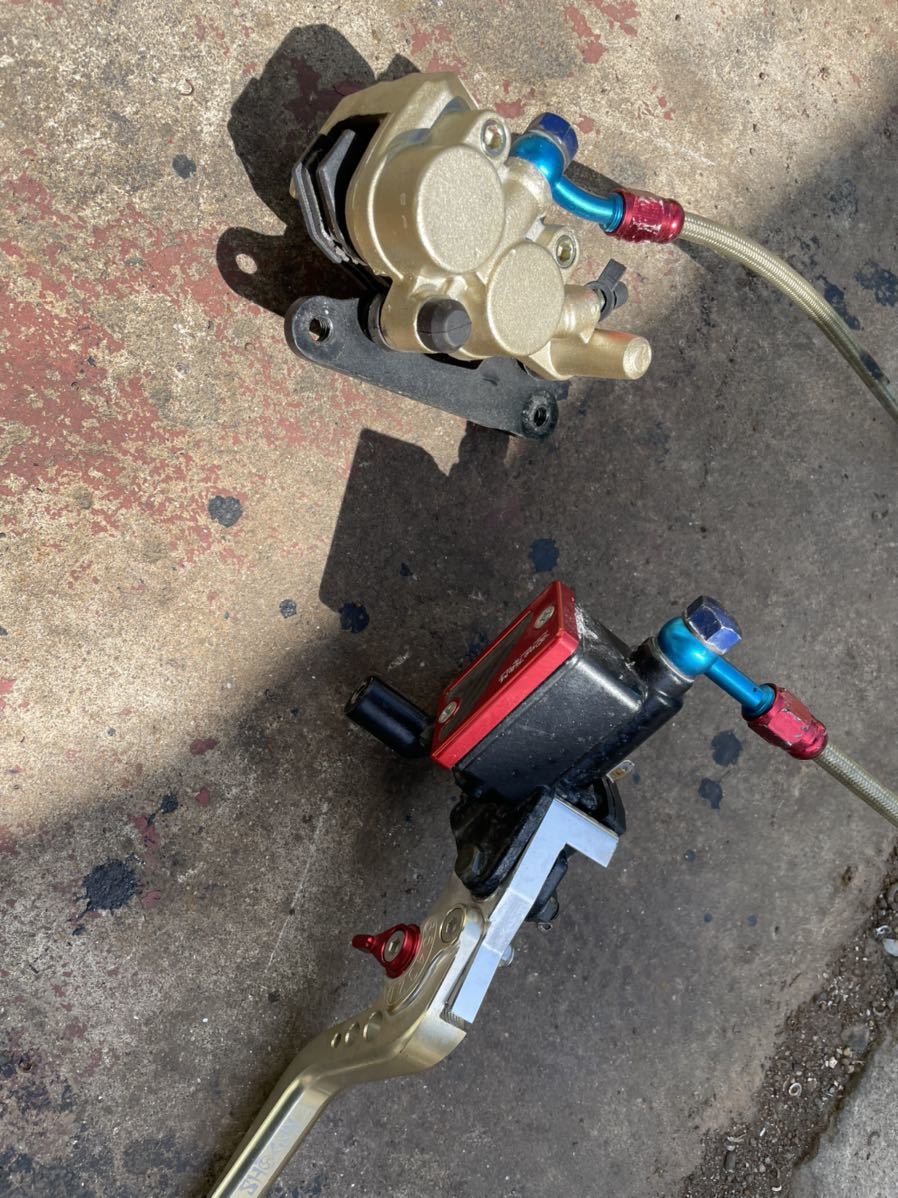 ホンダ NS1 フロント　キャリパー