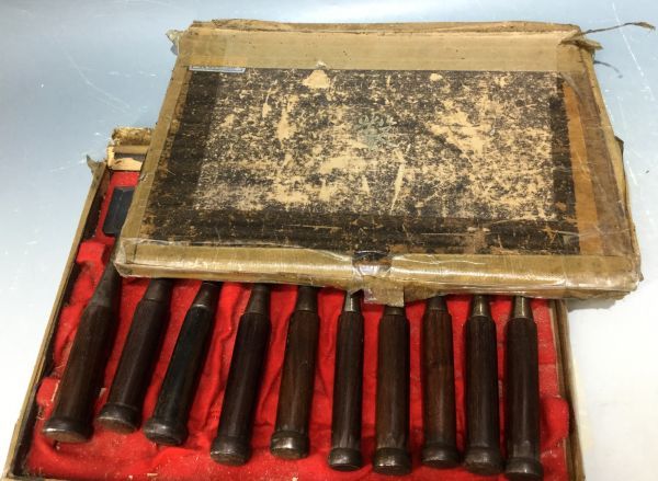 助富「ノミ 10本セット」 鑿 大工道具 建築 職人 彫刻 刃物 古道具 