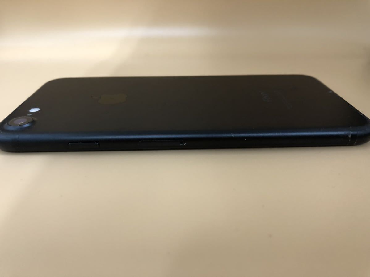 s40420-8132 Apple iPhone7 32GB ブラック MNCE2J/A A1779