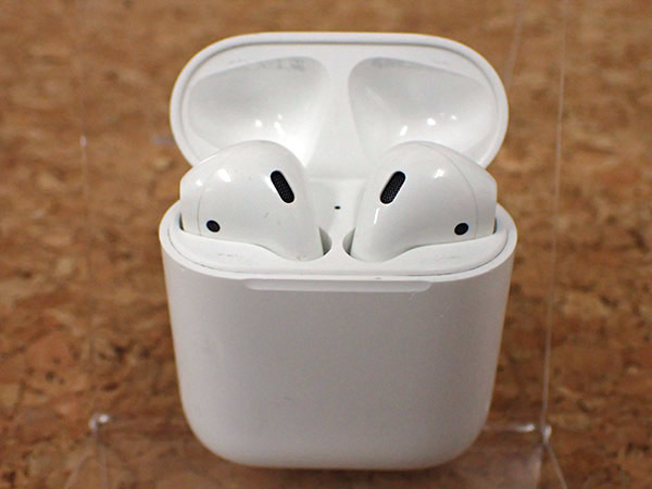 驚きの破格値，高品質 Apple 純正 AirPods with Charging Case 第2世代 MV7N2J/A MDA166-1(その他)｜売買されたオークション情報、yahooの商品情報をアーカイブ公開 - オークファン その他
