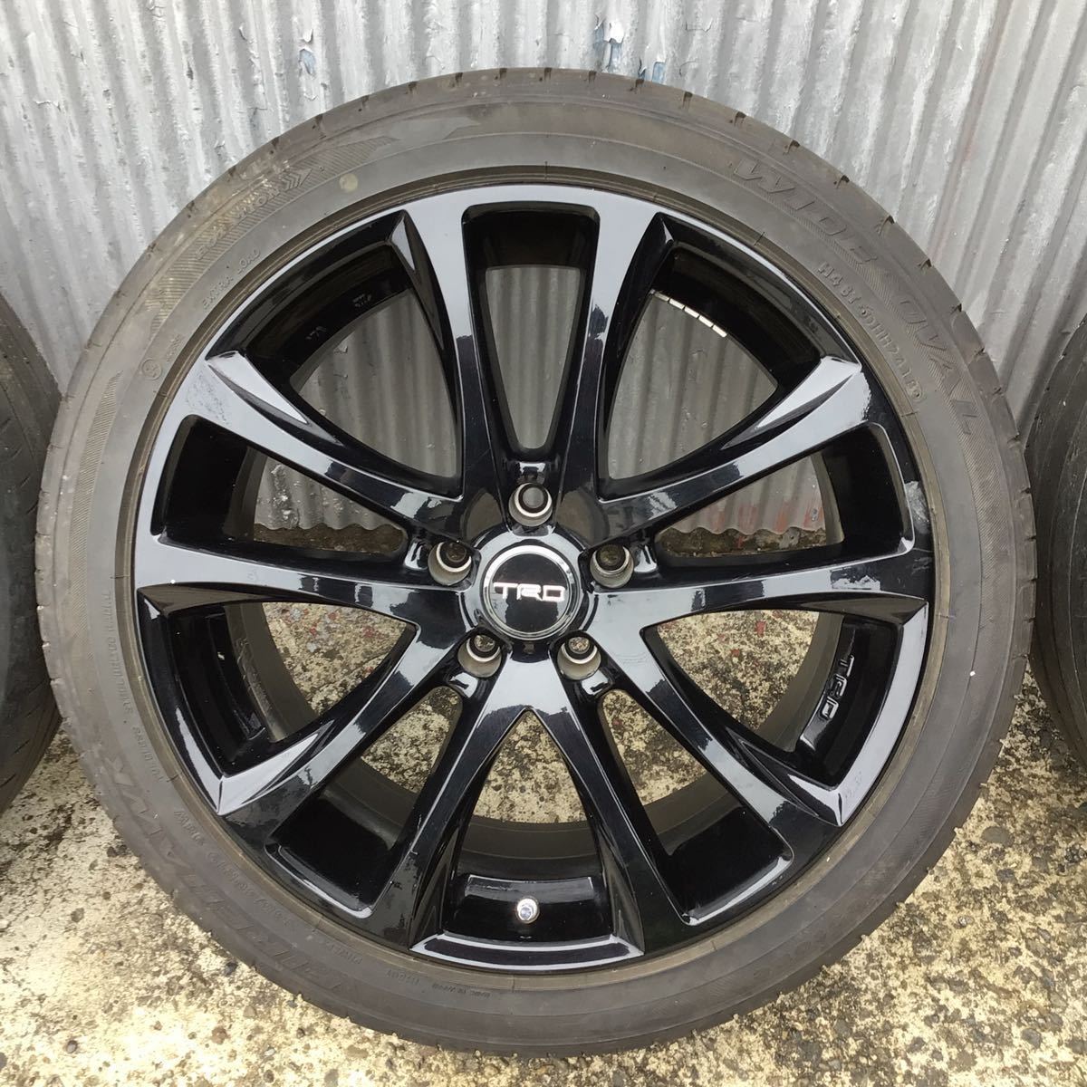 TRDホイール19インチ8jインセット40 114.3 5Hタイヤ245/40R19中古 