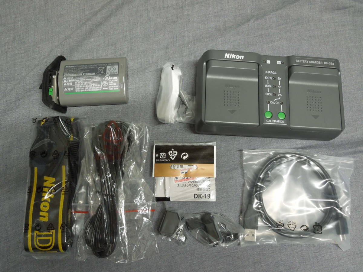 NIKON D5 XQD-Type ボディ 付属品完備 元箱 フラッグシップモデル